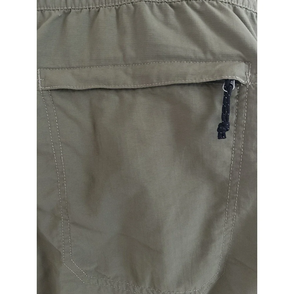 Men's Size XXL The North Face Shorts Beige Zip Pocket Elastic Waste